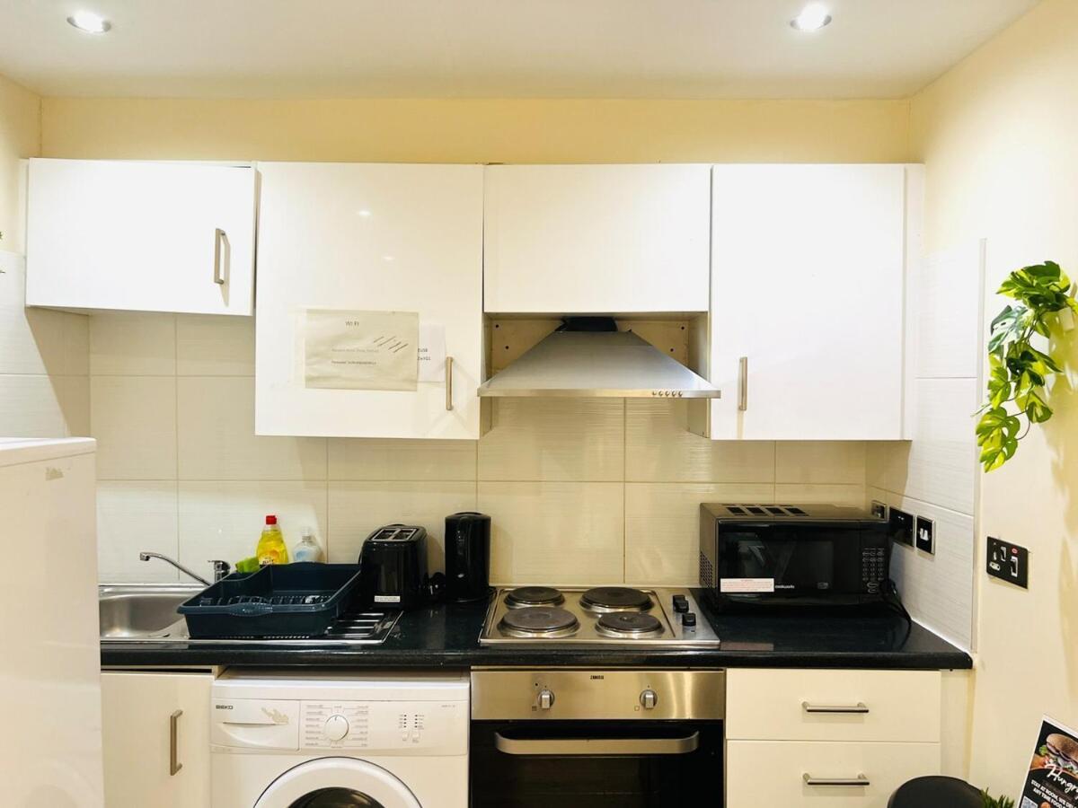 Beautiful One Bedroom Flat In Location * London